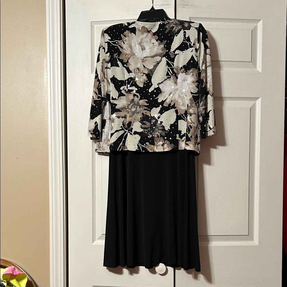 Jessica Howard 6P Black Dress & Neutral Floral Jacket w/Sequins Two-Piece Set - Picture 4 of 7